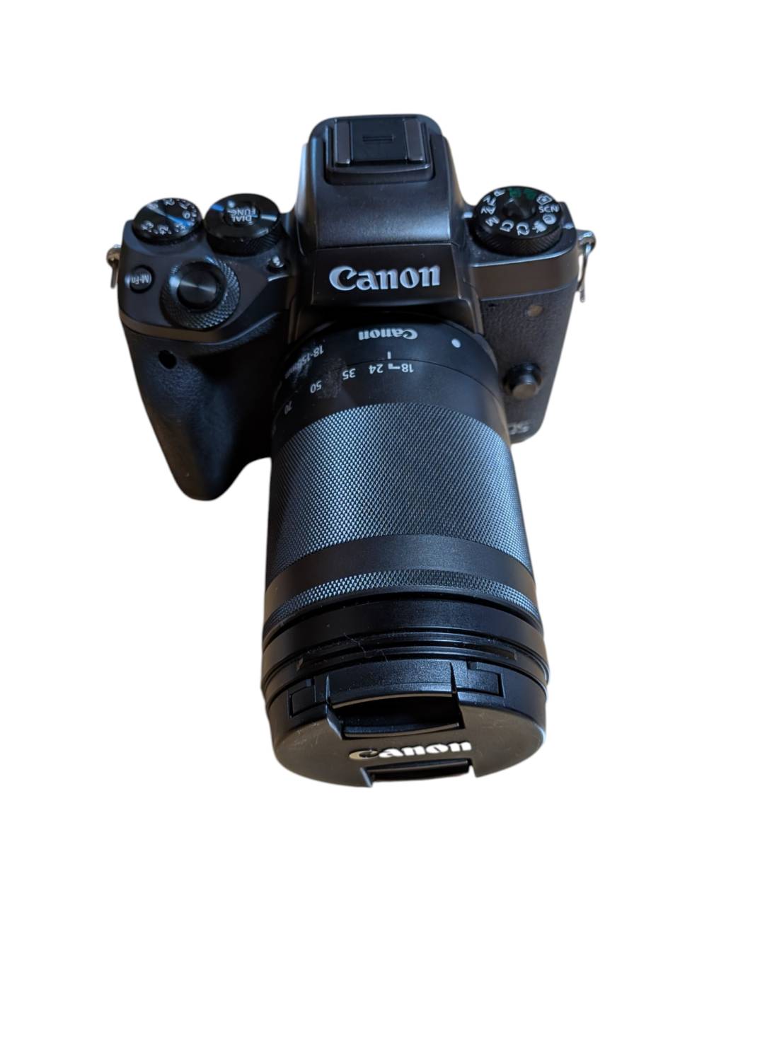 Canon�̃~���[���X���J�����uEOS M5 ���{���Y�[�������Y�L�b�g�v�𔃂����܂����I